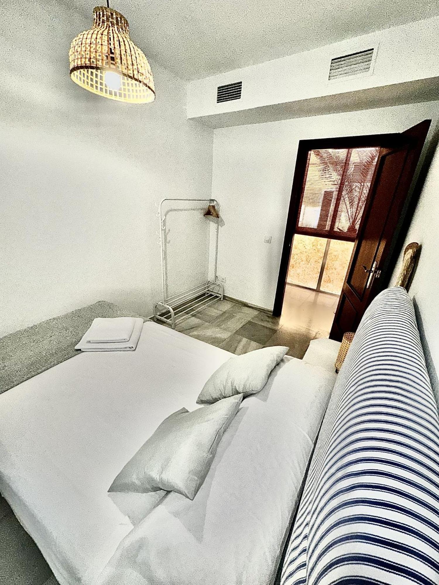 Apartamento Arellano Apartment Carmona  Bagian luar foto